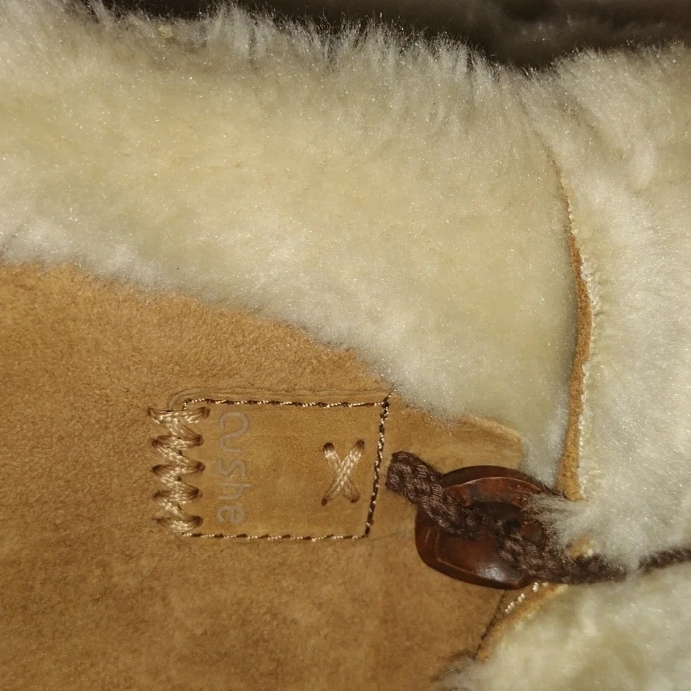 Woman's Cabin Fever Suede Cushe Winter Boots  6